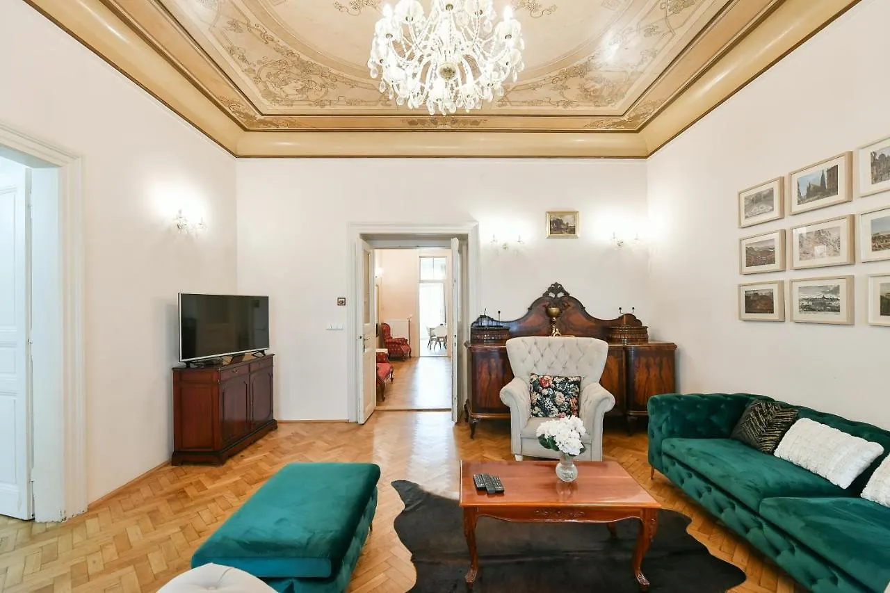 Stunning Charles Bridge Apartment Prague