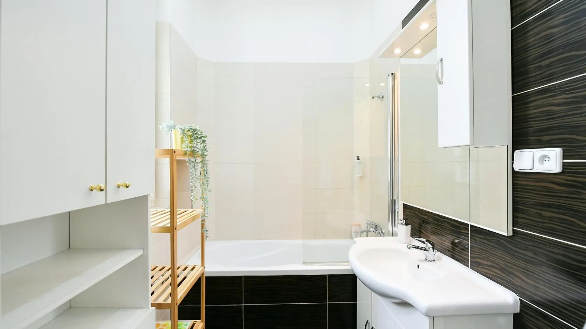 Stunning Charles Bridge Apartment Prague
