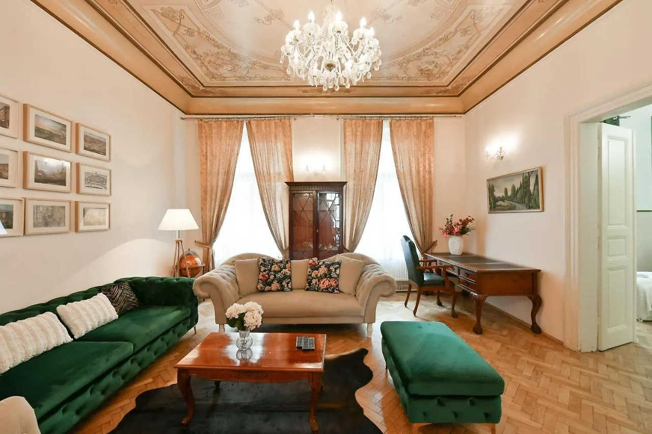 Stunning Charles Bridge Apartment Tschechische Republik