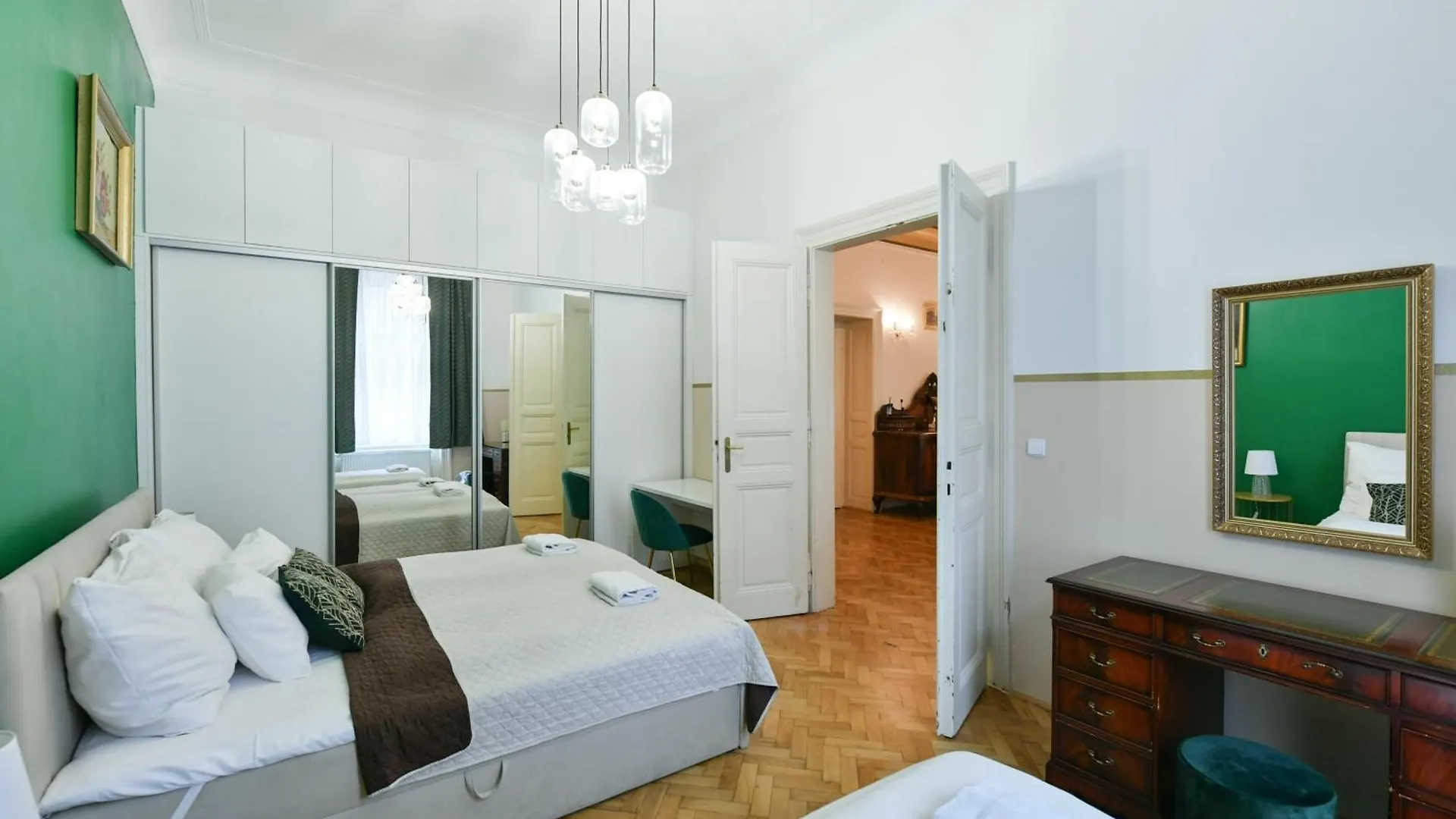 Stunning Charles Bridge Apartment Tschechische Republik