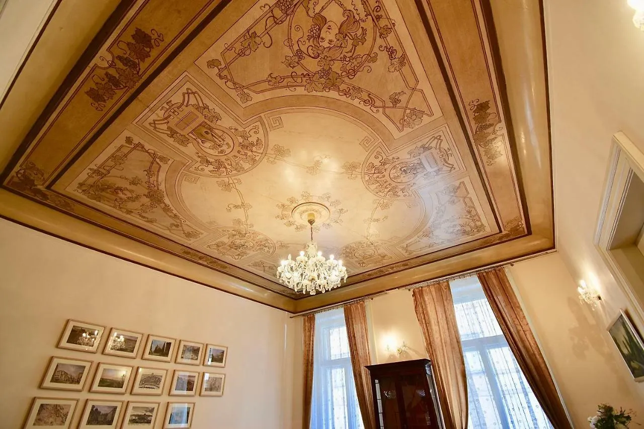 Stunning Charles Bridge Apartment  Prag